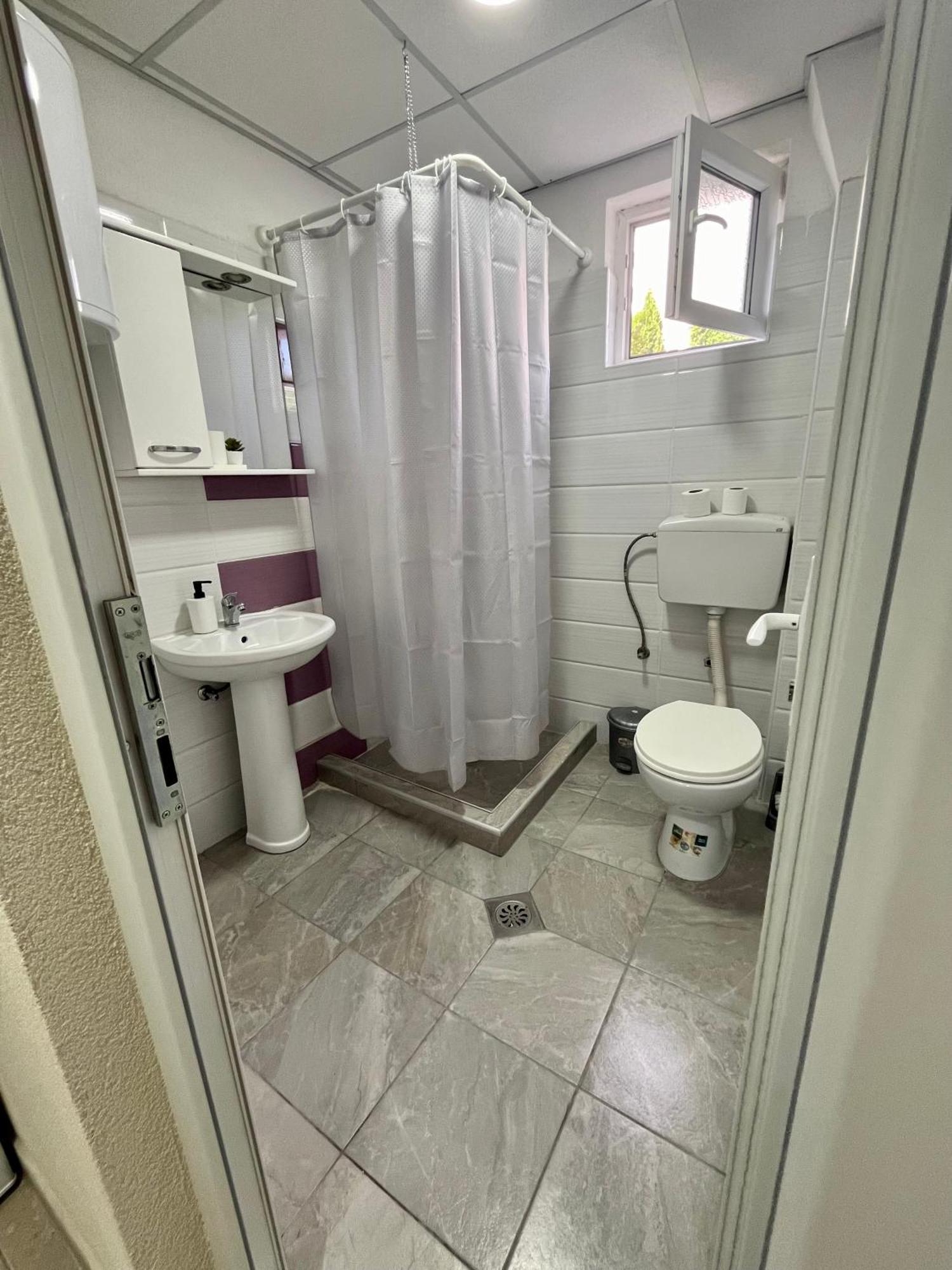 Lux Ohrid Apartment Bagian luar foto