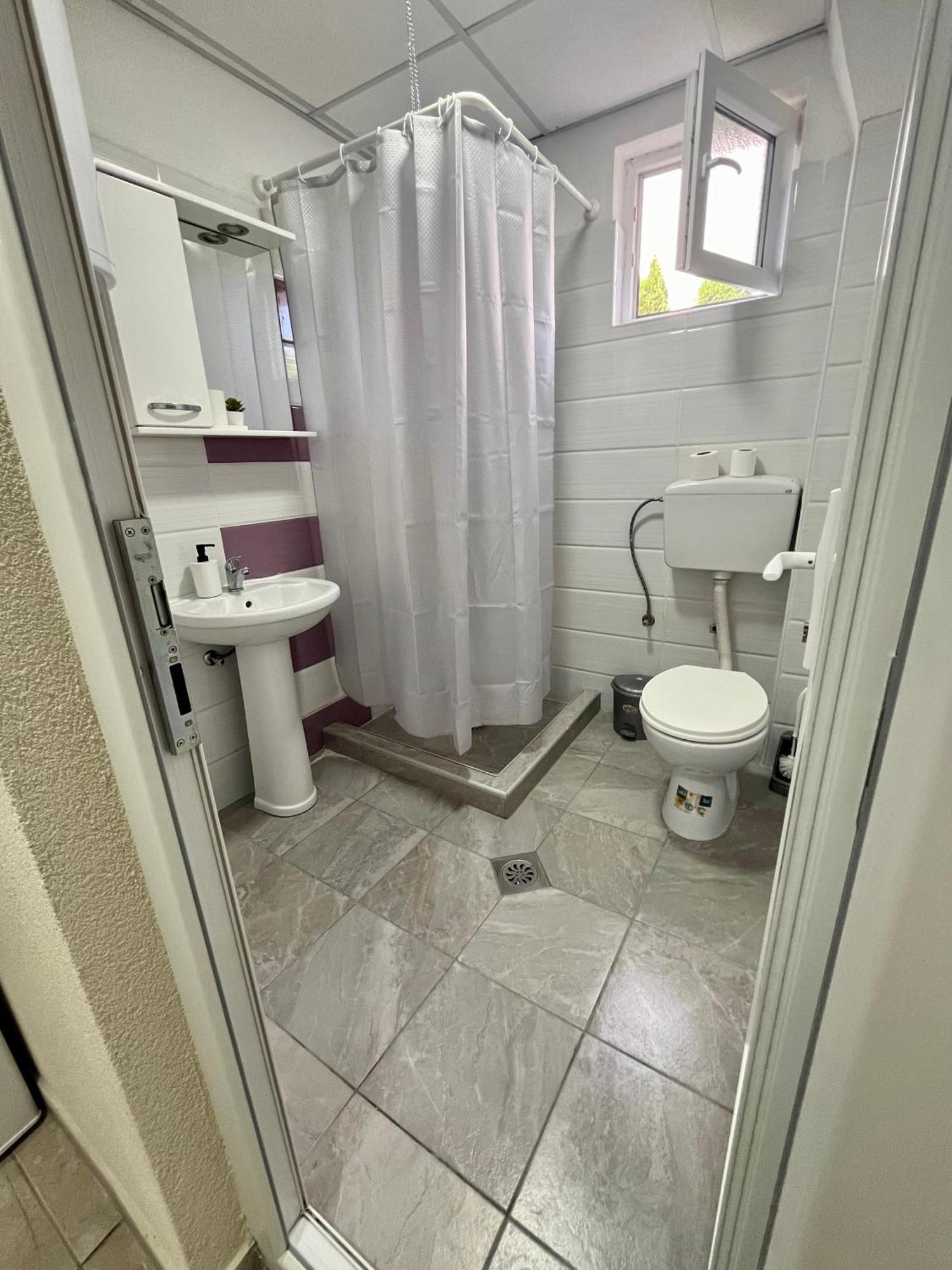 Lux Ohrid Apartment Bagian luar foto